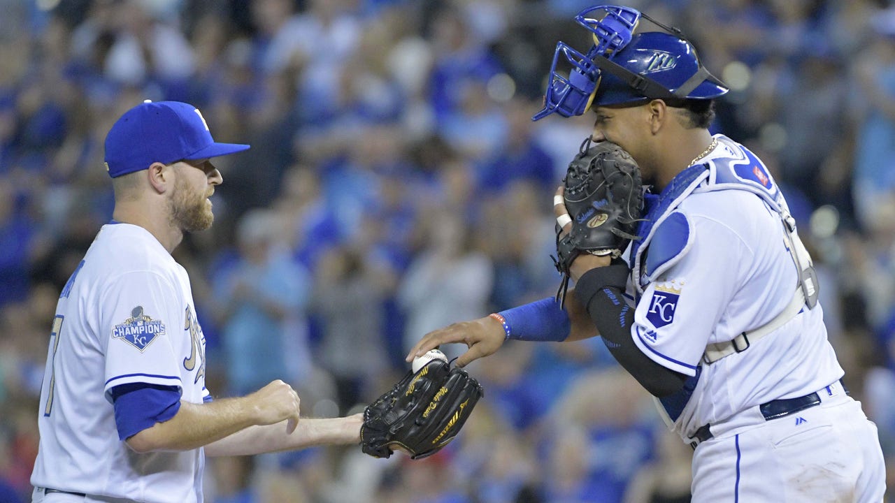 Davis' not-so-triumphant return: Royals lose another close game
